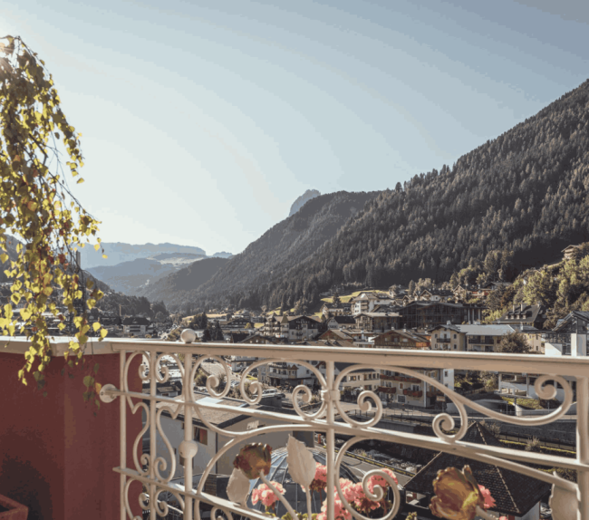 Vista su Ortisei dal terrazzo del hotel.