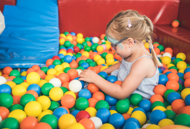 Stanza delle palline - hotel per bambini piccoli