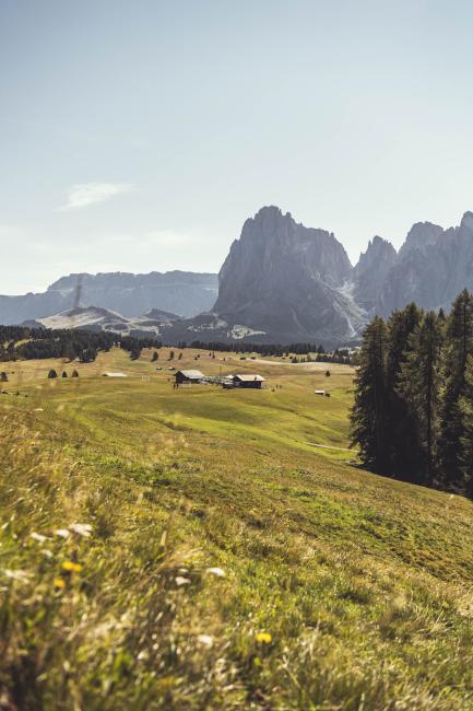 Panorama montano dall'hotel per famiglie in montagna.