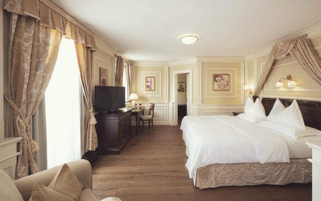 Elegance Suite S