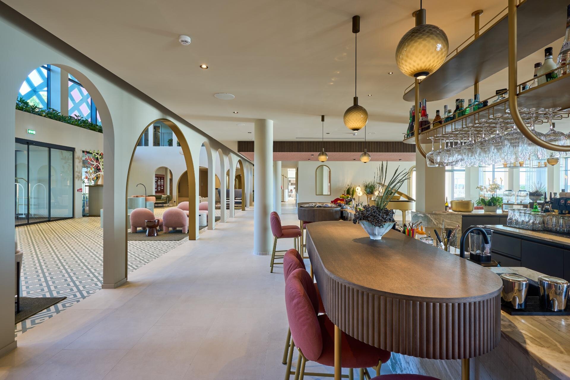 Area ristoro nella hall del family hotel Cavallino Bianco a Caorle