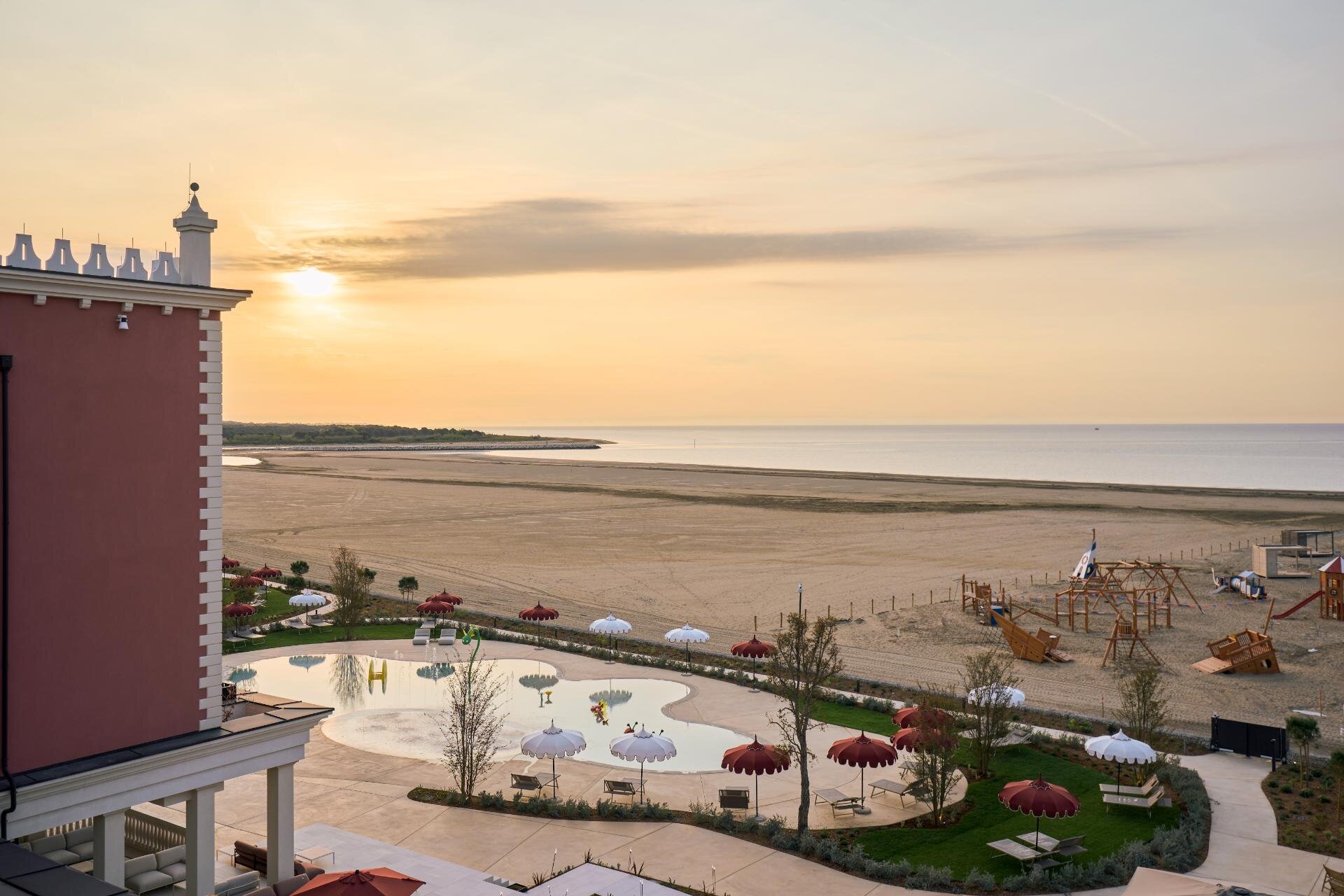 Spiaggia mare e pineta del Cavallino Bianco di Caorle - Venezia
